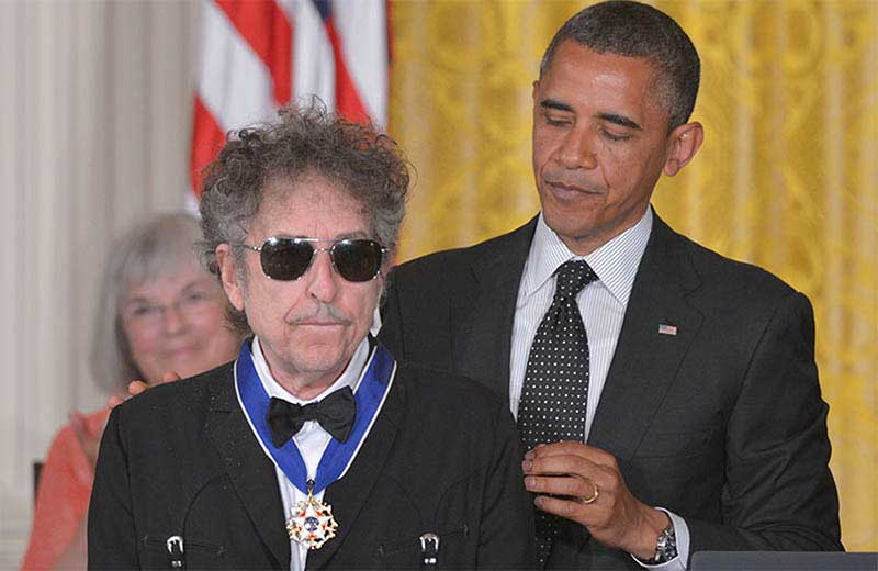باب دیلن و باراک اوباما 