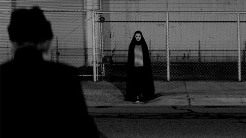 دختری در شب تنها به خانه می رود ( 2014 ) A Girl Walks Home Alone at Night