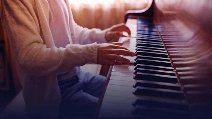 پیانو نواختن 